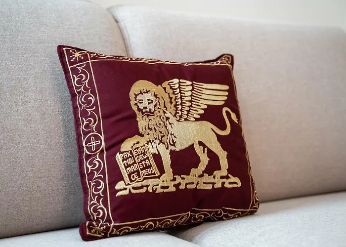 Ve.N.I.Ce Cera Remer Suite